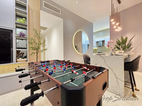 Game Room, Living room