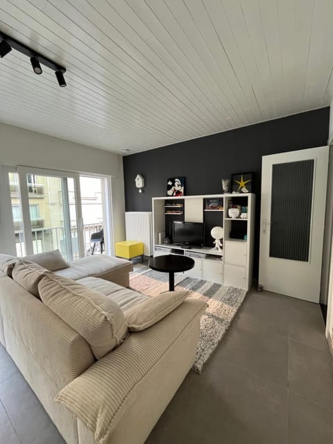 TV and multimedia, Seating area