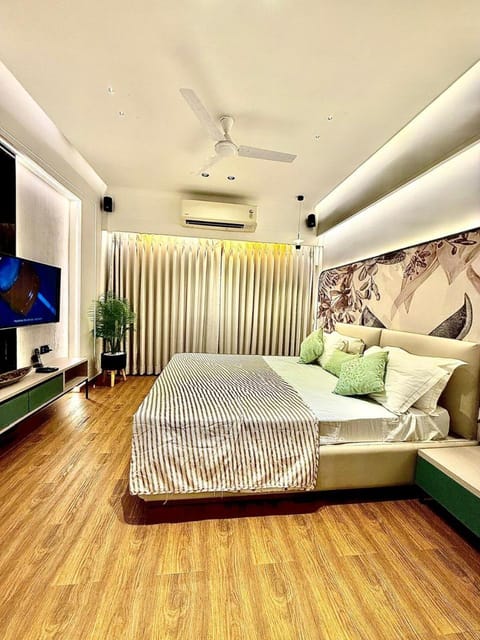 Bed, Living room, Bedroom
