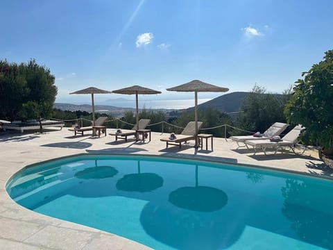Sea view, Swimming pool, sunbed