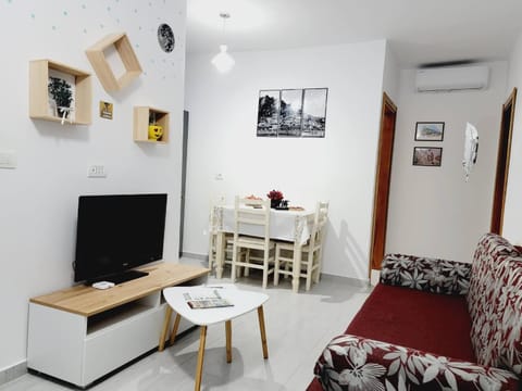 Communal lounge/ TV room, TV and multimedia, Living room