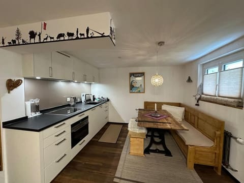 Kitchen or kitchenette, Dining area, dishwasher, toaster