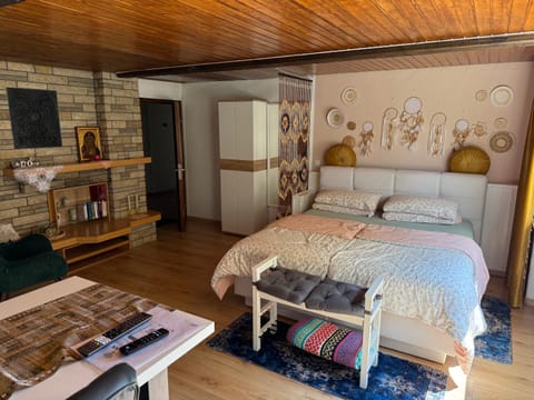 Bed, Photo of the whole room, Bedroom, wardrobe