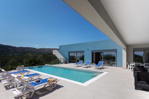 Day, Mountain view, Pool view, Swimming pool, sunbed