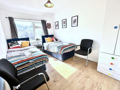 Bed, Photo of the whole room, Bedroom