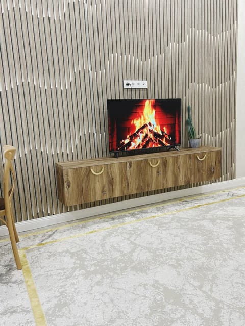 Communal lounge/ TV room, Evening entertainment, flat iron