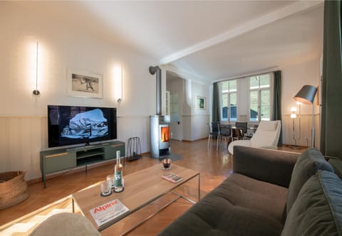 Communal lounge/ TV room, Living room