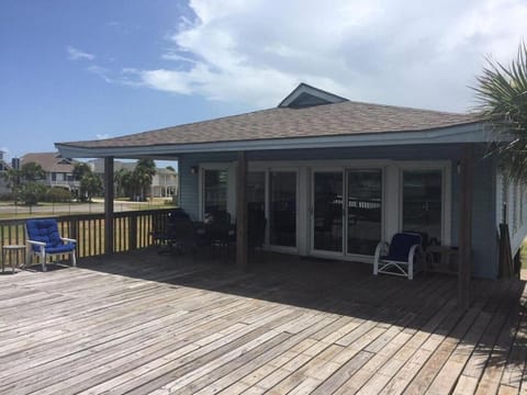 Gated Deck for Children 3BR Great Fishing! House in Jamaica Beach