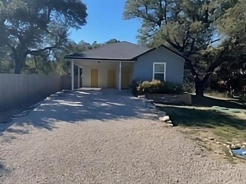 Water Oak lane Apartment in Spring Branch