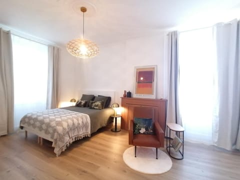 Bed, Photo of the whole room