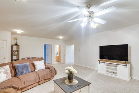 6 Mi to Town Peaceful Lima Home! Apartment in Ohio