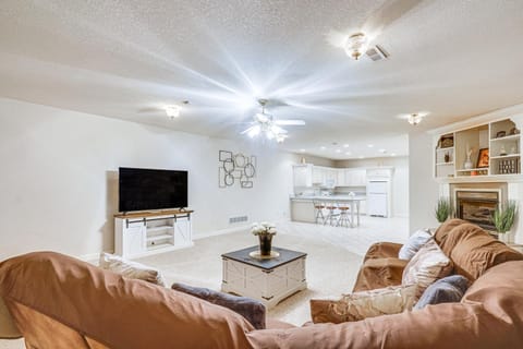 6 Mi to Town Peaceful Lima Home! Apartment in Ohio