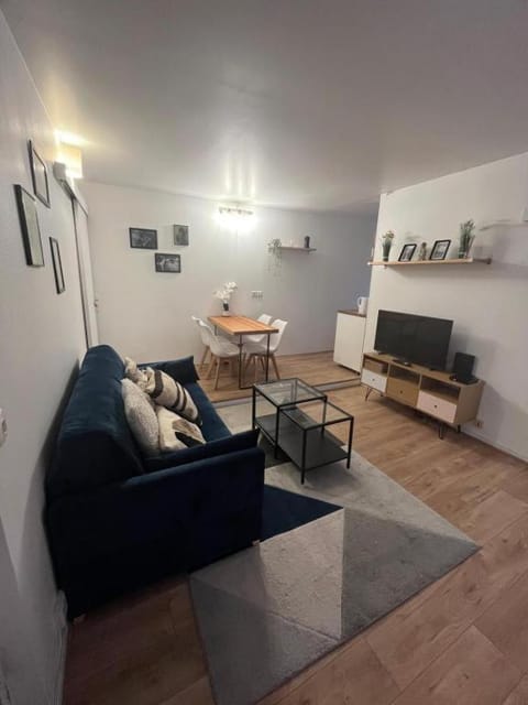 Appartement cosy, 10 min Château Versailles et 5 min Gare Apartment in Versailles