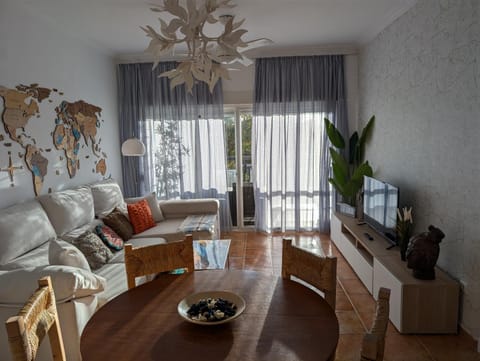 TV and multimedia, Living room, Dining area