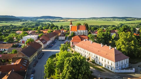 Property building, Neighbourhood, City view