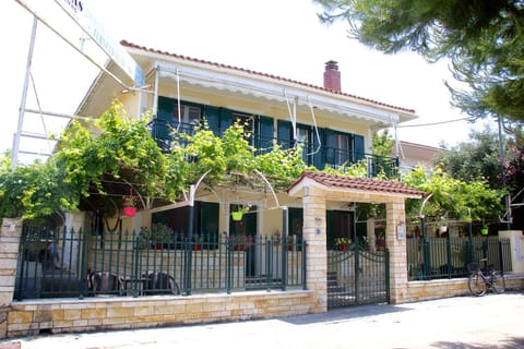 Property building, Day