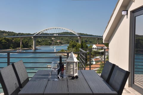 Day, Natural landscape, View (from property/room), Balcony/Terrace, Seating area, Sea view
