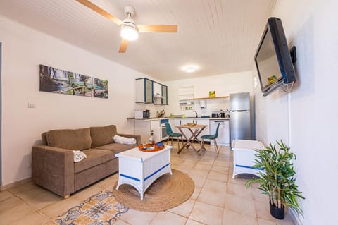 TV and multimedia, Seating area, Dining area, pet friendly, stove, kitchen