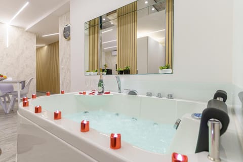 Hot Tub, Hot Tub