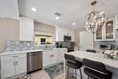 Kokomo by Sun Palace Vacations House in Estero Island