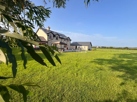 Property building, Garden, Garden, Mountain view