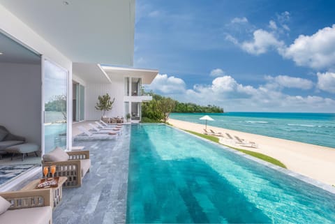 Natural landscape, View (from property/room), Beach, Pool view, Sea view, Swimming pool, Swimming pool, sunbed