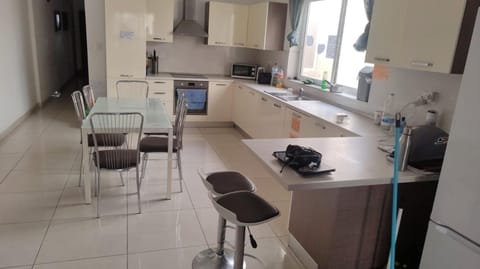 Girls Only Shared Room Gzira #4 Hostel in Sliema