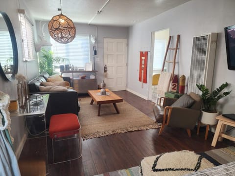 Living room, Photo of the whole room, Seating area