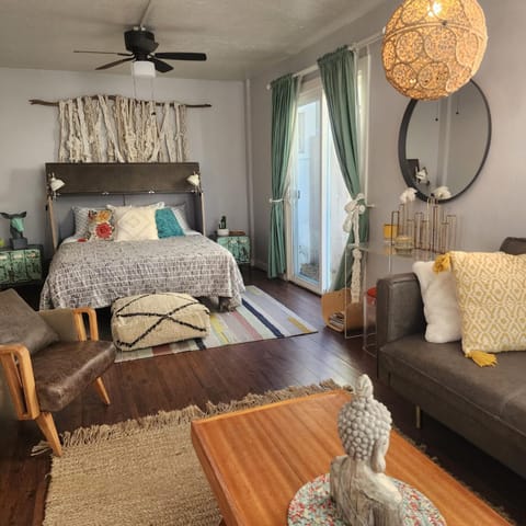 Bed, Living room, Photo of the whole room, Bedroom