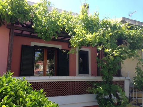 Facade/entrance, Balcony/Terrace