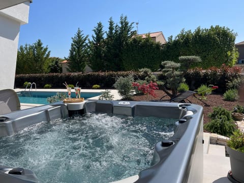 Hot Tub, Garden view, Pool view