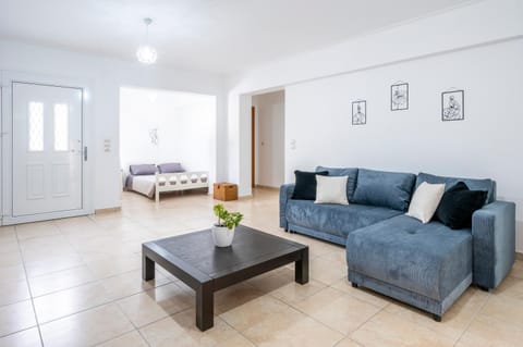 Bed, Living room, Seating area