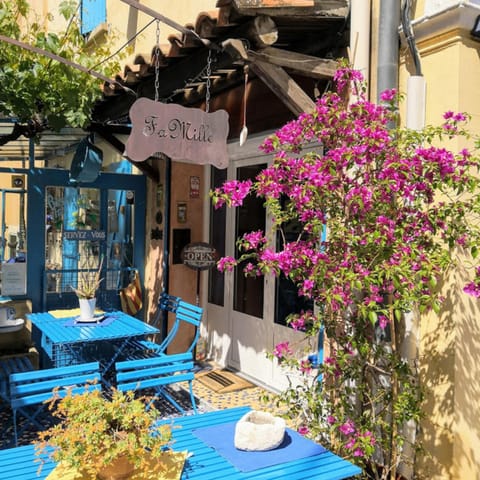 Patio, Facade/entrance, Balcony/Terrace