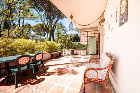 Day, Garden, View (from property/room), Balcony/Terrace, Dining area, Garden view