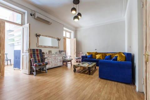 TV and multimedia, Living room, Seating area, On site