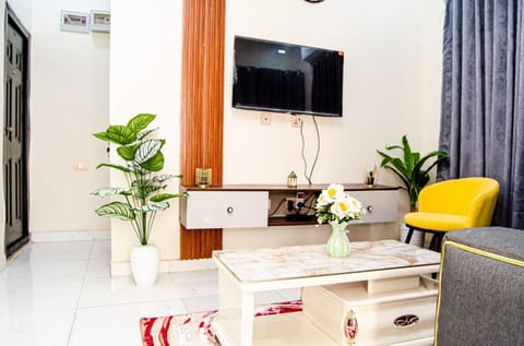 Communal lounge/ TV room, TV and multimedia, Living room