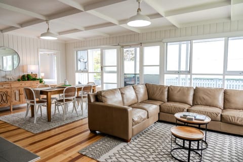 View (from property/room), Balcony/Terrace, Living room, Dining area