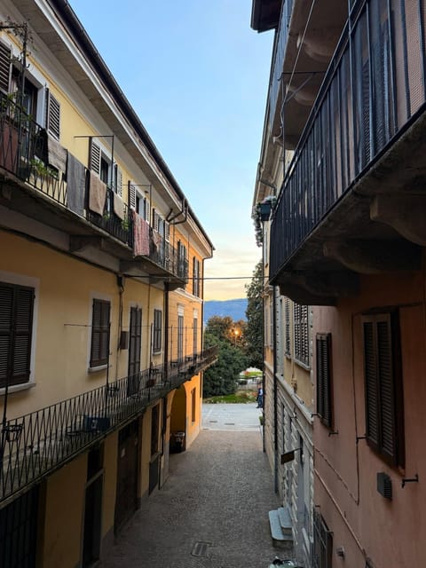 Day, Neighbourhood, View (from property/room), Balcony/Terrace, City view, Street view