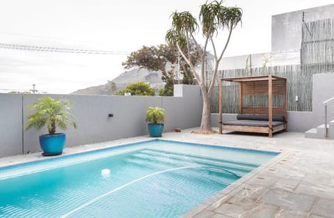 BALI SUITE in Camps Bay Bed and Breakfast in Camps Bay