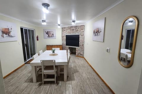 BBQ facilities, Dining area