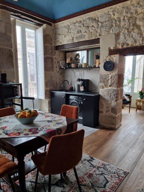 Seating area, Dining area