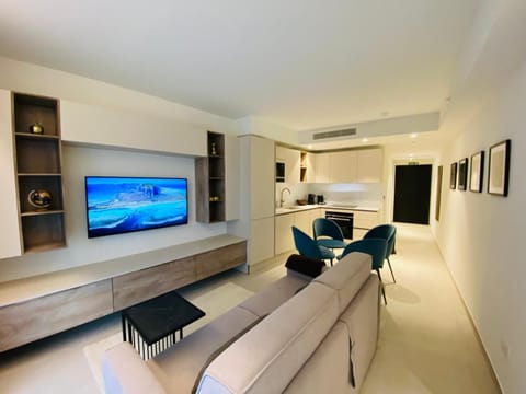 Living room, Dining area, kitchen, kitchen
