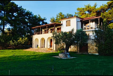 Villa King Filippos - Royal Beachfront - Sithonia Chalkidiki House in Halkidiki