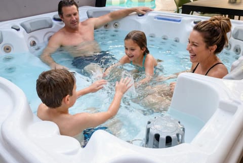 Giddy Up Getaway Pool, Hot Tub and Family Fun! House in San Antonio