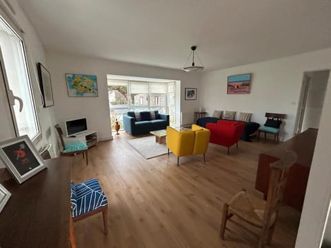 Communal lounge/ TV room, TV and multimedia, Living room, Seating area