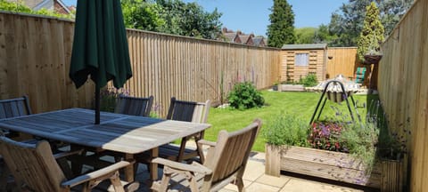 Elephant Sanctuary nr City w Garden & Parking Vacation rental in Salisbury