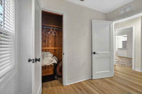 It's A Vibe- less than 10mins Capital,Hospitals,FAMU,&FSU House in Tallahassee