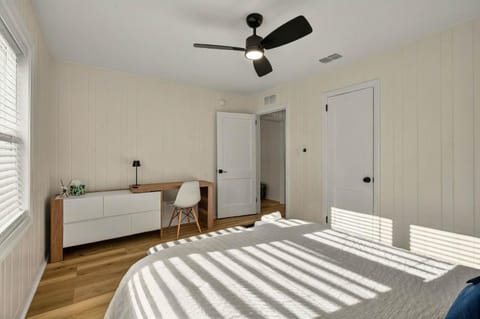 It's A Vibe- less than 10mins Capital,Hospitals,FAMU,&FSU House in Tallahassee