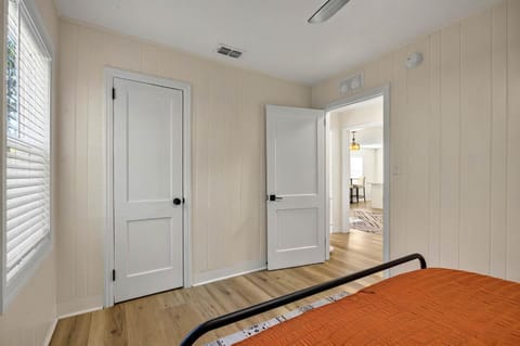 It's A Vibe- less than 10mins Capital,Hospitals,FAMU,&FSU House in Tallahassee