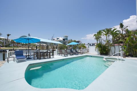 Sunny Canal by Sun Palace Vacations House in Estero Island